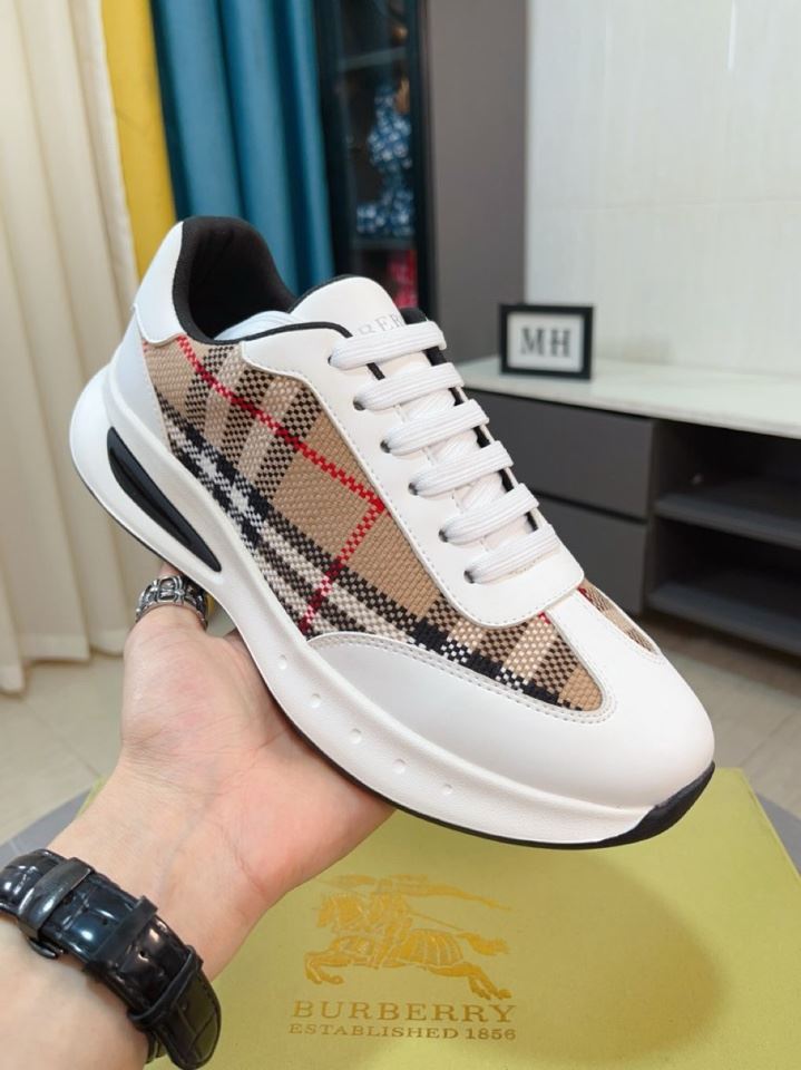 Burberry Low Shoes